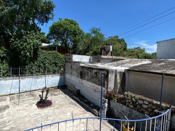 CASA EN VENTA EN AL SUR CUERNAVACA, MOR CASA DE 1 NIVEL EN ACAPANTZINGO, CON BUNGALOW INDEPENDIENTE