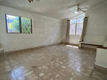 CASA EN VENTA EN AL SUR CUERNAVACA, MOR CASA DE 1 NIVEL EN ACAPANTZINGO, CON BUNGALOW INDEPENDIENTE