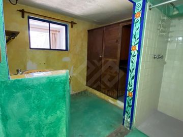 CASA EN VENTA EN AL SUR CUERNAVACA, MOR CASA DE 1 NIVEL EN ACAPANTZINGO, CON BUNGALOW INDEPENDIENTE