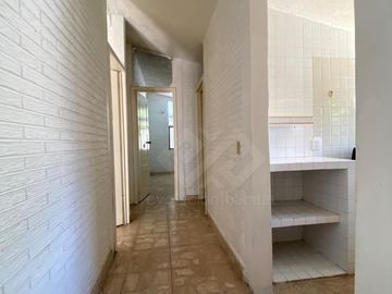 CASA EN VENTA EN AL SUR CUERNAVACA, MOR CASA DE 1 NIVEL EN ACAPANTZINGO, CON BUNGALOW INDEPENDIENTE