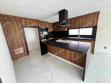 Casa Nueva en VENTA, Metepec, dentro de Resiencial con amenidades.