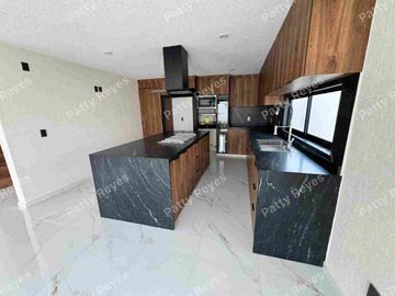 Casa Nueva en VENTA, Metepec, dentro de Resiencial con amenidades.