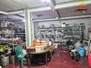 Dijual Rumah dengan Ruang Usaha Ex. Rumah Makan di Temenggungan - Banyuwangi