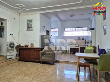 Dijual Rumah dengan Ruang Usaha Ex. Rumah Makan di Temenggungan - Banyuwangi