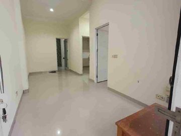 Dijual rumah SHM cluster grand galaxy 1.3 M nego sdh renovasi 1 1/2 lantai