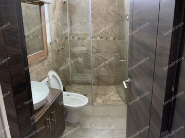 Renta casa sin amoblar en Ciudadela Barbasquillo de Manta, sector Manta 2.000