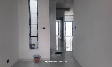 Rumah Babatan Pantai Row Jalan 3 mobil Dekat Jalan Raya Kenjeran