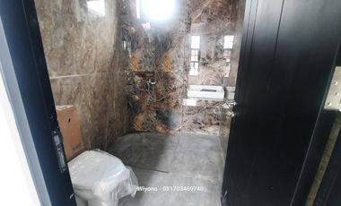 Rumah Babatan Pantai Row Jalan 3 mobil Dekat Jalan Raya Kenjeran