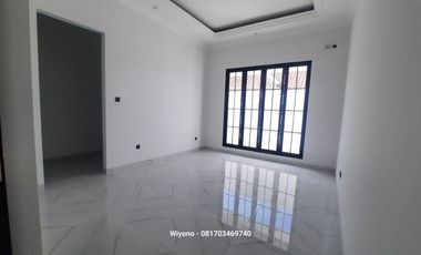 Rumah Babatan Pantai Row Jalan 3 mobil Dekat Jalan Raya Kenjeran