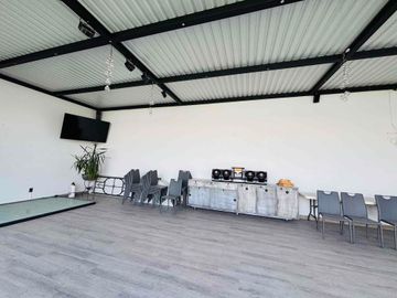 SE VENDE SALON DE FIESTAS