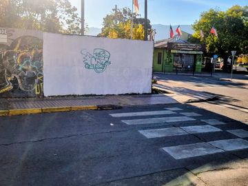 “Invierte en ubicación. Construye futuro.”