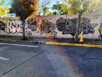 “Invierte en ubicación. Construye futuro.”