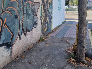 “Invierte en ubicación. Construye futuro.”
