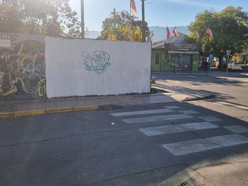 “Invierte en ubicación. Construye futuro.”