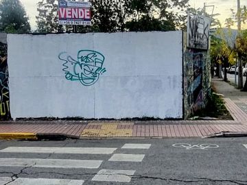 “Invierte en ubicación. Construye futuro.”