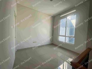 Dijual Rumah 2 Lantai Siap Huni Harga Murah Lokasi dekat Stasiun MRT di Metland Cakung Jakarta Timur