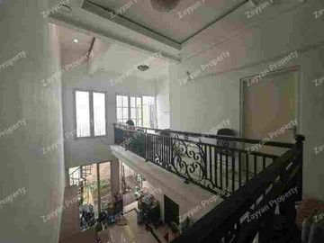 Rumah Cantik Manyar Surabaya
