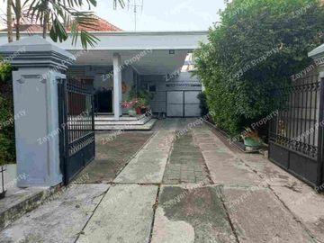Pusat Kota‼️ Rumah Vintage Area Raya Darmo Surabaya