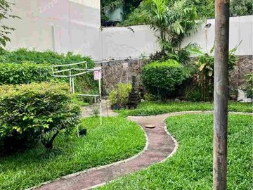 Pusat Kota‼️ Rumah Vintage Area Raya Darmo Surabaya
