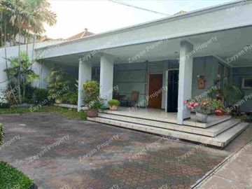 Pusat Kota‼️ Rumah Vintage Area Raya Darmo Surabaya