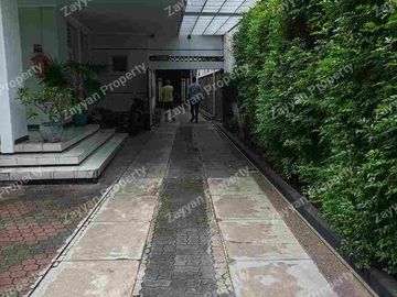 Pusat Kota‼️ Rumah Vintage Area Raya Darmo Surabaya