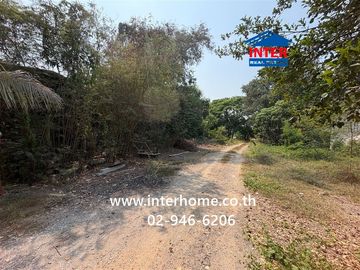 Vacant land, 200 square wah, Baan Ao Village, near Phak Hai School, Highway No. 33 and Highway No. 3454, Phak Hai, Phra Nakhon Si Ayutthaya.