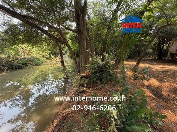 Vacant land, 420 sq.wa. (approximately 1,198 sq.m.), Baan Ao Village, near Phak Hai School, Highway No. 33 and Highway No. 3454, Phak Hai, Phra Nakhon