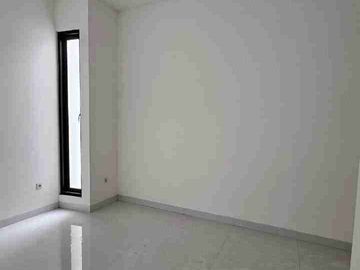 Rumah 2 Lt Bebas Banjir Dekat LRT Cikunir
