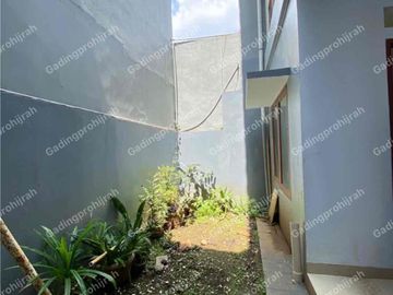 Disewa Rumah Unfurnished 2 Lantai Siap Huni Di Setra Duta, Bandung