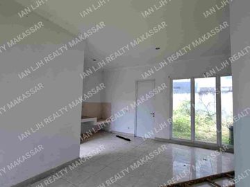 RUMAH ROYAL SPRING BERSIH & TERAWAT. UKURAN 8x18. 3+1 KAMAR