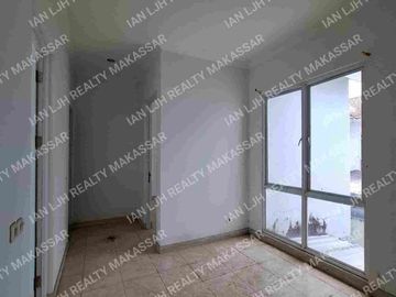 RUMAH ROYAL SPRING BERSIH & TERAWAT. UKURAN 8x18. 3+1 KAMAR