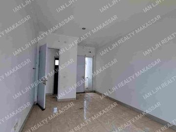RUMAH ROYAL SPRING BERSIH & TERAWAT. UKURAN 8x18. 3+1 KAMAR