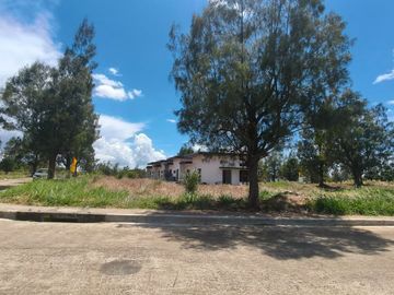 Corner lot in Lipa Royal Estate for sale 275 sqm
