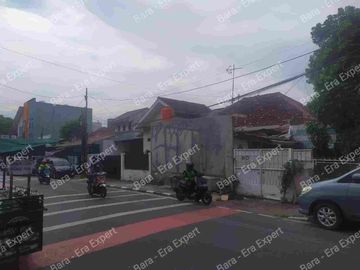 jual rumah besar hitung tanah cocok untuk usaha kost dan kantor. Nego sampai jadi!!