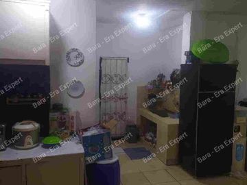 jual rumah besar hitung tanah cocok untuk usaha kost dan kantor. Nego sampai jadi!!