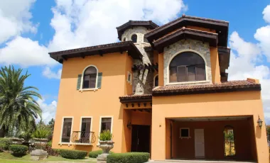 House for sale in Portofino Heights, Las Piñas City