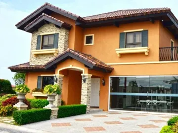 House for sale in Portofino Heights, Las Piñas City