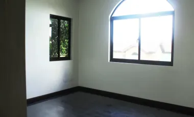 House for sale in Portofino Heights, Las Piñas City