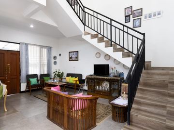 Dijual Rumah Di Komplek Taman Cihanjuang Bandung Barat Siap Huni