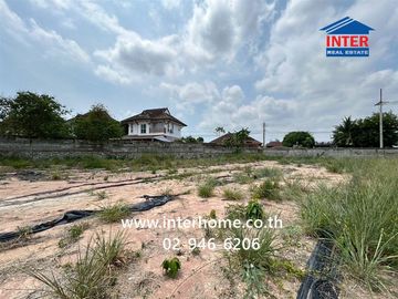 Vacant land, 353.8 sq.wah. Located on Soi Boon Samphan 9, Sukhumvit 54, Intersection 9, Sukhumvit 54 Road, Bang Lamung, Chonburi.
