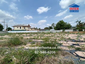 Vacant land, 353.8 sq.wah. Located on Soi Boon Samphan 9, Sukhumvit 54, Intersection 9, Sukhumvit 54 Road, Bang Lamung, Chonburi.