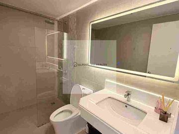 For Lease 2BR Oak Harbor Residences