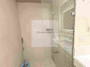 For Lease 2BR Oak Harbor Residences