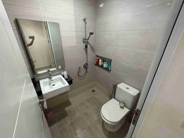Disewakan rumah furnished KT 4+2 cluster grand galaxy
