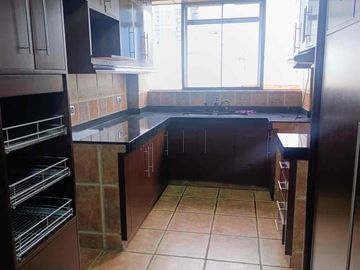 VENDO LINDO DUPLEX DE 75 M2, DE 1 DORMITORIO AMPLIO, DESOCUPADO, PARQUE DE LA PERA, SAN ISIDRO LIMITE CON MAGDALENA