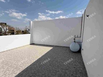 HERMOSA CASA EN RENTA, TOTALMENTE NUEVA LOMAS DE ANGELÓPOLIS PUEBLA.
