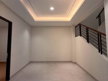 WTS RUMAH BRAND NEW THE GREEN BSD CITY CLUSTER VENETIAN