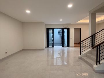 WTS RUMAH BRAND NEW THE GREEN BSD CITY CLUSTER VENETIAN
