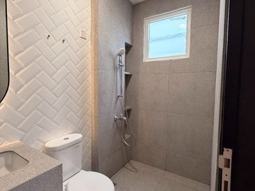 WTS RUMAH BRAND NEW THE GREEN BSD CITY CLUSTER VENETIAN