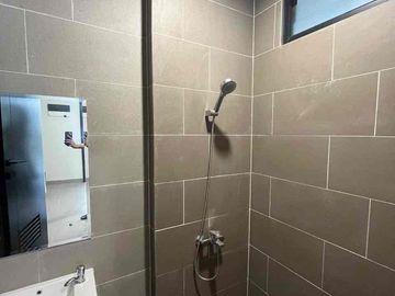 DIJUAL RUMAH CLUSTER LEONORA SUMMARECON TYPE ATTIC